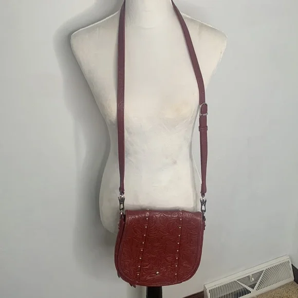 Gun Tote’n Mamas red leather crossbody bag w/ studs. Gun holder missing MCB4525A - Picture 14 of 16